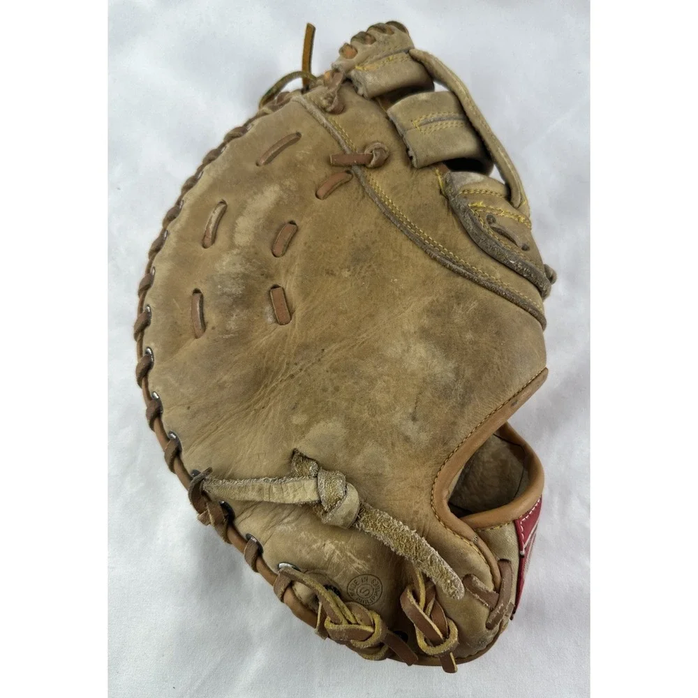 Vintage Rawlings RFM 23 Deep Well Pocket First‎ Base Mitt